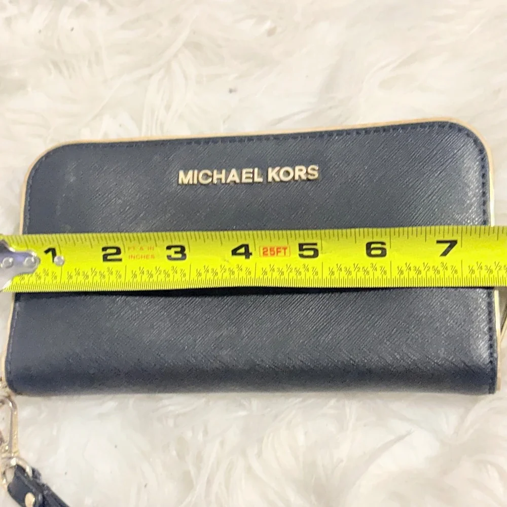 Michael Kors Jet Set Travel Zip Around Accordion Wallet Black 38F7YFMZ3L